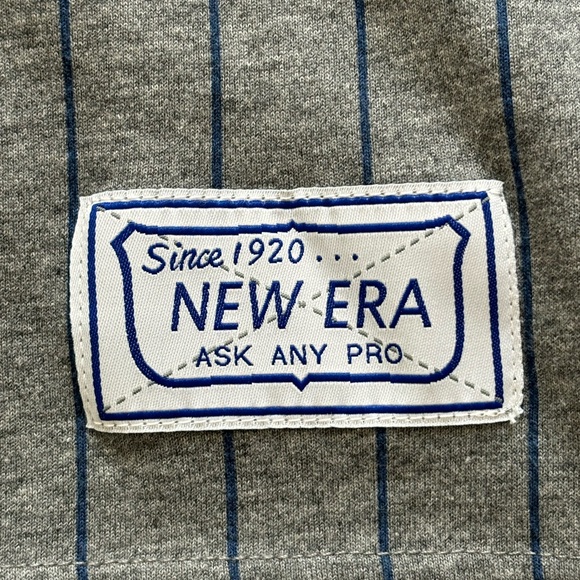 NWT- New Era Copperstown Collection LA Dodgers Pinstripe T-Shirt Size S - Picture 3 of 12